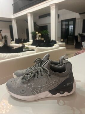 Mizuno volleyball shoes Gray Athletic Sneakers